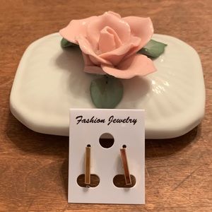 Fashion Earrings - Gold Bar (Long)